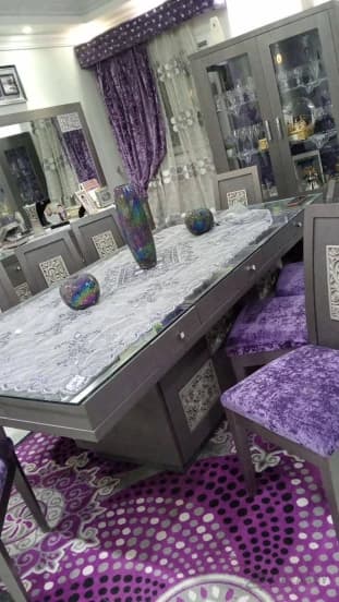 طقم سفرة كامل بحالة ممتازة للبيع بوفيه + سفرة ٨ كراسي + نيش auction image